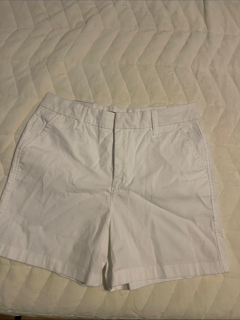 Gloria Vanderbilt Women's White Cotton Bermuda Shorts